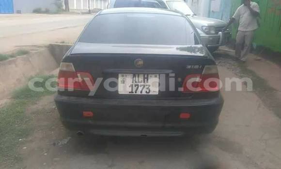 Nunua Ilio tumika BMW 3–Series Nyeusi Gari ndani ya Chipata nchini Zambia Nunua Ilio tumika BMW 3–Series Nyeusi Gari ndani ya Chipata nchini Zambia