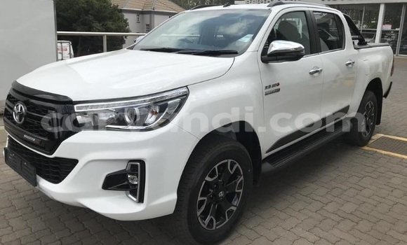 Buy Used Toyota Hilux White Car in Lusaka in Zambia Buy Used Toyota Hilux White Car in Lusaka in Zambia