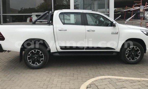 Buy Used Toyota Hilux White Car in Lusaka in Zambia Buy Used Toyota Hilux White Car in Lusaka in Zambia