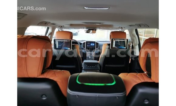 Tenga Imported Toyota Land Cruiser Nhema Mota in Import - Dubai in Zambia Tenga Imported Toyota Land Cruiser Nhema Mota in Import - Dubai in Zambia