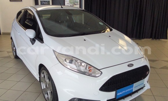 Nunua Ilio tumika Ford Fiesta ST Nyeupe Gari ndani ya Chingola nchini Zambia Nunua Ilio tumika Ford Fiesta ST Nyeupe Gari ndani ya Chingola nchini Zambia