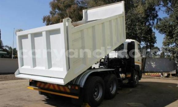 Acheter Occasion Utilitaire Hino Ranger Blanc à Lusaka, Zambie Acheter Occasion Utilitaire Hino Ranger Blanc à Lusaka, Zambie