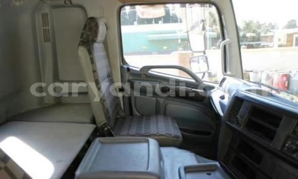 Acheter Occasion Utilitaire Hino Ranger Blanc à Lusaka, Zambie Acheter Occasion Utilitaire Hino Ranger Blanc à Lusaka, Zambie