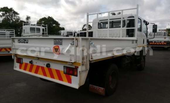 Acheter Occasion Utilitaire Isuzu FTR 850 Blanc à Lusaka, Zambie Acheter Occasion Utilitaire Isuzu FTR 850 Blanc à Lusaka, Zambie