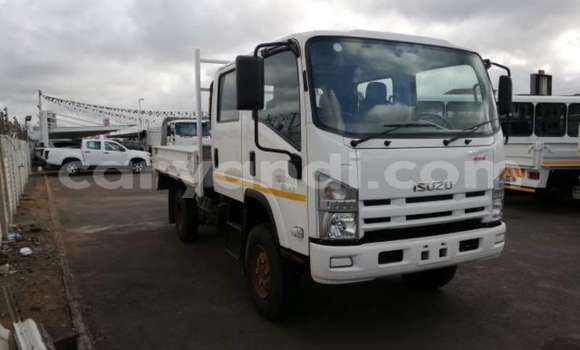Acheter Occasion Utilitaire Isuzu FTR 850 Blanc à Lusaka, Zambie Acheter Occasion Utilitaire Isuzu FTR 850 Blanc à Lusaka, Zambie