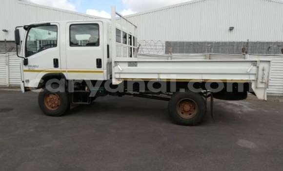 Acheter Occasion Utilitaire Isuzu FTR 850 Blanc à Lusaka, Zambie Acheter Occasion Utilitaire Isuzu FTR 850 Blanc à Lusaka, Zambie