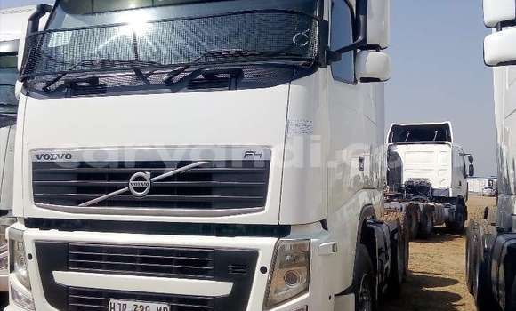 Acheter Occasion Utilitaire Volvo F4 Blanc à Lusaka, Zambie Acheter Occasion Utilitaire Volvo F4 Blanc à Lusaka, Zambie