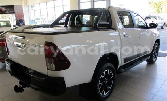 Nunua Ilio tumika Toyota Hilux Nyeupe Gari ndani ya Chinsali nchini Kaskazini Nunua Ilio tumika Toyota Hilux Nyeupe Gari ndani ya Chinsali nchini Kaskazini