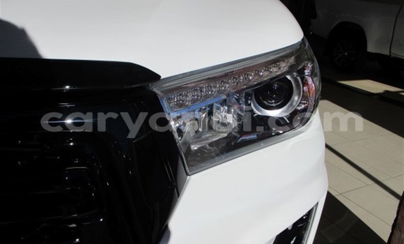 Nunua Ilio tumika Toyota Hilux Nyeupe Gari ndani ya Chinsali nchini Kaskazini Nunua Ilio tumika Toyota Hilux Nyeupe Gari ndani ya Chinsali nchini Kaskazini