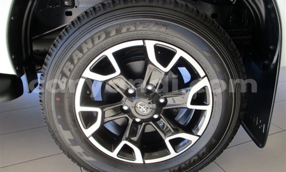 Nunua Ilio tumika Toyota Hilux Nyeupe Gari ndani ya Chinsali nchini Kaskazini Nunua Ilio tumika Toyota Hilux Nyeupe Gari ndani ya Chinsali nchini Kaskazini