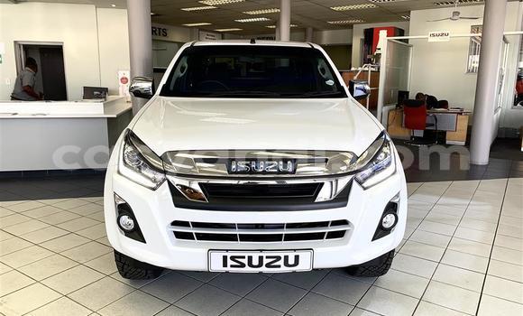 Nunua Ilio tumika Isuzu D–MAX Nyeupe Gari ndani ya Chilanga nchini Lusaka Nunua Ilio tumika Isuzu D–MAX Nyeupe Gari ndani ya Chilanga nchini Lusaka