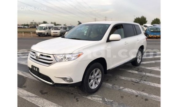 Buy Import Toyota Highlander White Car in Import - Dubai in Zambia Buy Import Toyota Highlander White Car in Import - Dubai in Zambia