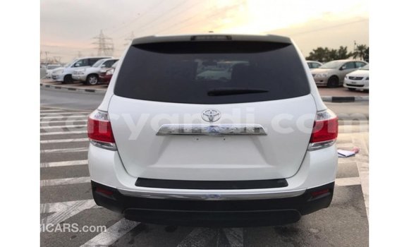 Buy Import Toyota Highlander White Car in Import - Dubai in Zambia Buy Import Toyota Highlander White Car in Import - Dubai in Zambia