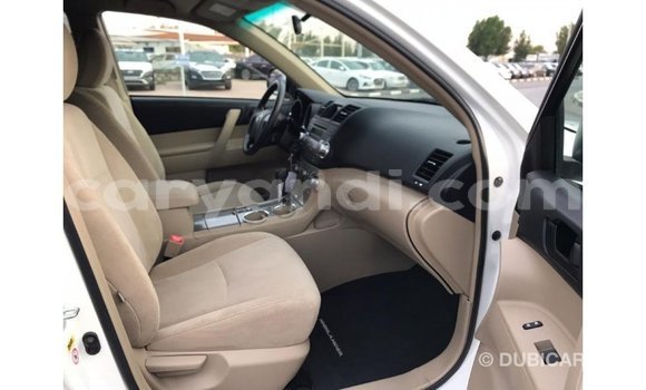 Buy Import Toyota Highlander White Car in Import - Dubai in Zambia Buy Import Toyota Highlander White Car in Import - Dubai in Zambia