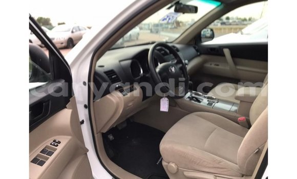 Buy Import Toyota Highlander White Car in Import - Dubai in Zambia Buy Import Toyota Highlander White Car in Import - Dubai in Zambia