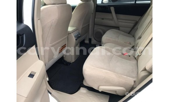 Buy Import Toyota Highlander White Car in Import - Dubai in Zambia Buy Import Toyota Highlander White Car in Import - Dubai in Zambia