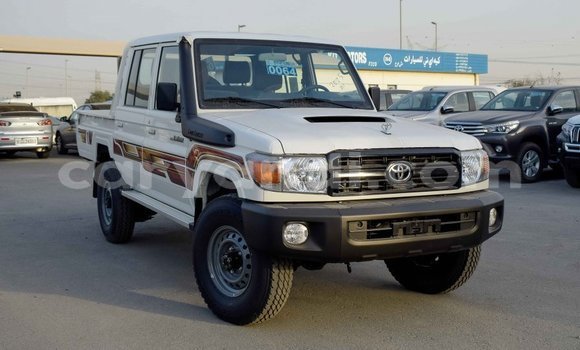 Acheter Import Voiture Toyota Land Cruiser Blanc à Import - Dubai, Zambie Acheter Import Voiture Toyota Land Cruiser Blanc à Import - Dubai, Zambie