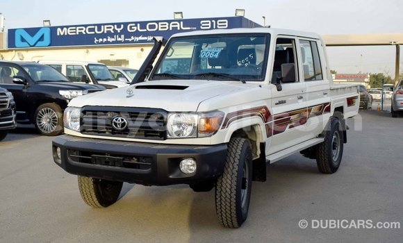 Acheter Import Voiture Toyota Land Cruiser Blanc à Import - Dubai, Zambie Acheter Import Voiture Toyota Land Cruiser Blanc à Import - Dubai, Zambie