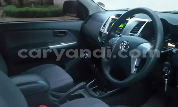 Acheter Occasion Voiture Toyota Hilux Blanc à Chingola, Zambie Acheter Occasion Voiture Toyota Hilux Blanc à Chingola, Zambie