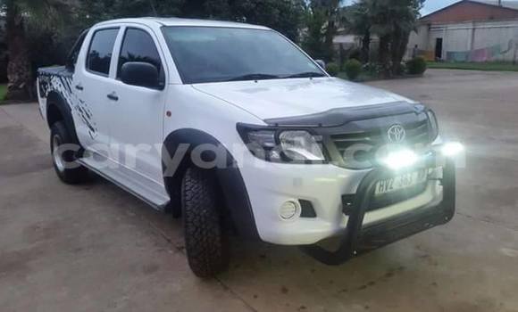 Acheter Occasion Voiture Toyota Hilux Blanc à Chingola, Zambie Acheter Occasion Voiture Toyota Hilux Blanc à Chingola, Zambie