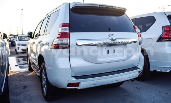 Nunua Imported Toyota Prado Nyeupe Gari ndani ya Import - Dubai nchini Zambia Nunua Imported Toyota Prado Nyeupe Gari ndani ya Import - Dubai nchini Zambia
