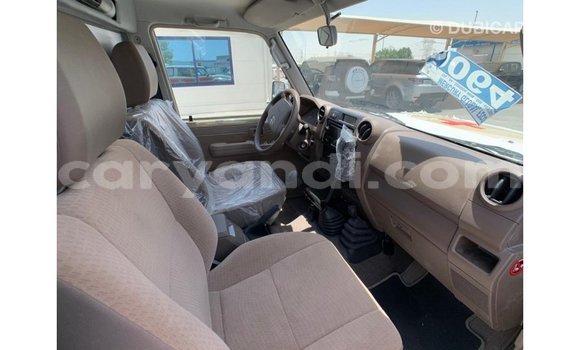 Buy Import Toyota Land Cruiser Beige Car in Import - Dubai in Zambia Buy Import Toyota Land Cruiser Beige Car in Import - Dubai in Zambia