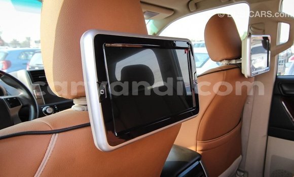 Acheter Import Voiture Toyota Prado Blanc à Import - Dubai, Zambie Acheter Import Voiture Toyota Prado Blanc à Import - Dubai, Zambie