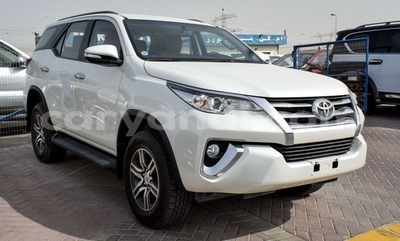 Acheter Import Voiture Toyota Fortuner Blanc à Import - Dubai, Zambie Acheter Import Voiture Toyota Fortuner Blanc à Import - Dubai, Zambie
