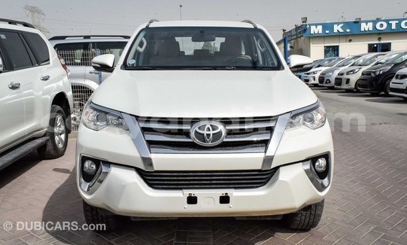Acheter Import Voiture Toyota Fortuner Blanc à Import - Dubai, Zambie Acheter Import Voiture Toyota Fortuner Blanc à Import - Dubai, Zambie
