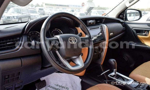 Acheter Import Voiture Toyota Fortuner Blanc à Import - Dubai, Zambie Acheter Import Voiture Toyota Fortuner Blanc à Import - Dubai, Zambie