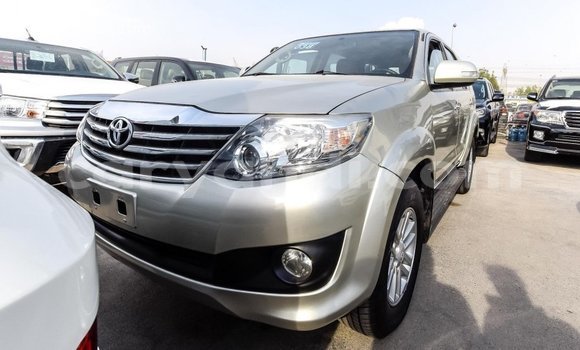 Acheter Import Voiture Toyota Fortuner Autre à Import - Dubai, Zambie Acheter Import Voiture Toyota Fortuner Autre à Import - Dubai, Zambie