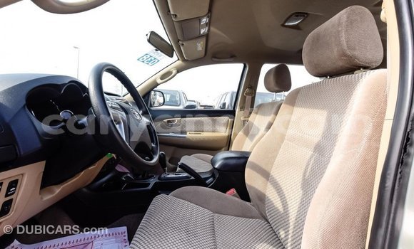 Acheter Import Voiture Toyota Fortuner Autre à Import - Dubai, Zambie Acheter Import Voiture Toyota Fortuner Autre à Import - Dubai, Zambie