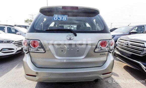 Acheter Import Voiture Toyota Fortuner Autre à Import - Dubai, Zambie Acheter Import Voiture Toyota Fortuner Autre à Import - Dubai, Zambie