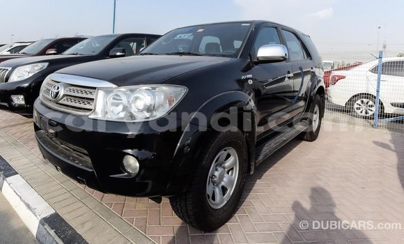 Nunua Imported Toyota Fortuner Nyeusi Gari ndani ya Import - Dubai nchini Zambia Nunua Imported Toyota Fortuner Nyeusi Gari ndani ya Import - Dubai nchini Zambia