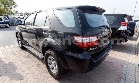 Nunua Imported Toyota Fortuner Nyeusi Gari ndani ya Import - Dubai nchini Zambia Nunua Imported Toyota Fortuner Nyeusi Gari ndani ya Import - Dubai nchini Zambia