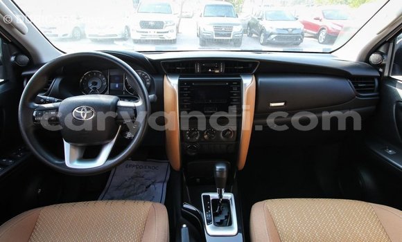 Nunua Imported Toyota Fortuner Nyeupe Gari ndani ya Import - Dubai nchini Zambia Nunua Imported Toyota Fortuner Nyeupe Gari ndani ya Import - Dubai nchini Zambia