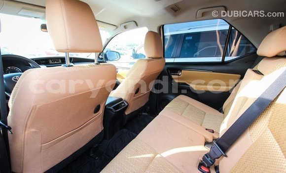 Nunua Imported Toyota Fortuner Nyeupe Gari ndani ya Import - Dubai nchini Zambia Nunua Imported Toyota Fortuner Nyeupe Gari ndani ya Import - Dubai nchini Zambia