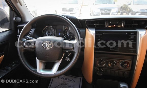 Nunua Imported Toyota Fortuner Nyeupe Gari ndani ya Import - Dubai nchini Zambia Nunua Imported Toyota Fortuner Nyeupe Gari ndani ya Import - Dubai nchini Zambia