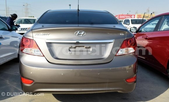 Acheter Import Voiture Hyundai Accent Marron à Import - Dubai, Zambie Acheter Import Voiture Hyundai Accent Marron à Import - Dubai, Zambie