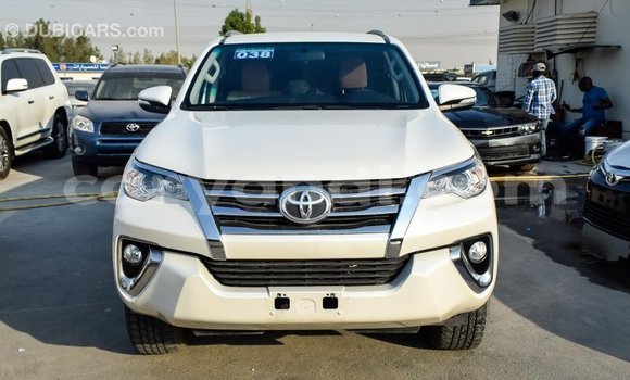 Acheter Import Voiture Toyota Fortuner Blanc à Import - Dubai, Zambie Acheter Import Voiture Toyota Fortuner Blanc à Import - Dubai, Zambie