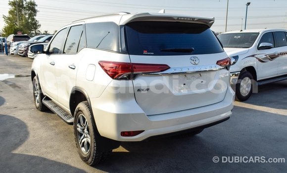 Acheter Import Voiture Toyota Fortuner Blanc à Import - Dubai, Zambie Acheter Import Voiture Toyota Fortuner Blanc à Import - Dubai, Zambie