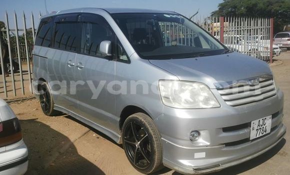 Acheter Occasion Voiture Toyota Noah Gris à Chipata, Zambie Acheter Occasion Voiture Toyota Noah Gris à Chipata, Zambie