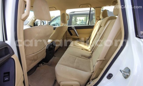 Acheter Import Voiture Toyota Prado Blanc à Import - Dubai, Zambie Acheter Import Voiture Toyota Prado Blanc à Import - Dubai, Zambie
