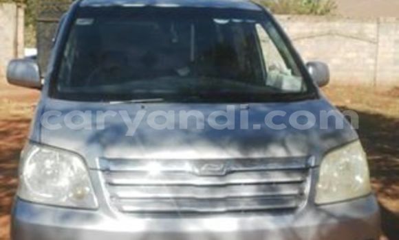 Acheter Occasion Voiture Toyota Noah Gris à Chipata, Zambie Acheter Occasion Voiture Toyota Noah Gris à Chipata, Zambie