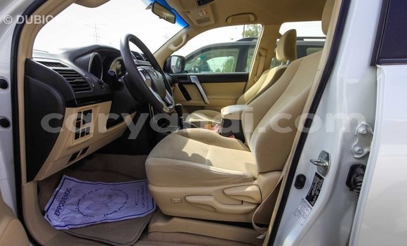 Acheter Import Voiture Toyota Prado Blanc à Import - Dubai, Zambie Acheter Import Voiture Toyota Prado Blanc à Import - Dubai, Zambie