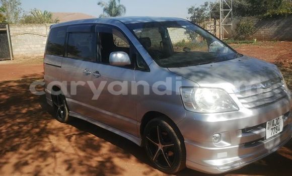 Acheter Occasion Voiture Toyota Noah Gris à Chipata, Zambie Acheter Occasion Voiture Toyota Noah Gris à Chipata, Zambie