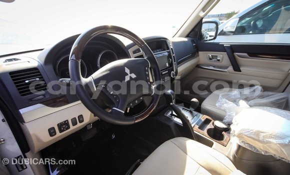 Acheter Import Voiture Mitsubishi Pajero Blanc à Import - Dubai, Zambie Acheter Import Voiture Mitsubishi Pajero Blanc à Import - Dubai, Zambie