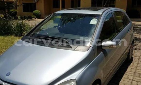 Nunua Ilio tumika Mercedes‒Benz 200 Fedha Gari ndani ya Chipata nchini Zambia Nunua Ilio tumika Mercedes‒Benz 200 Fedha Gari ndani ya Chipata nchini Zambia