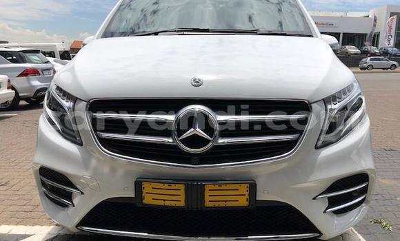 Acheter Occasion Voiture Mercedes‒Benz V-klasse Blanc à Lusaka, Zambie Acheter Occasion Voiture Mercedes‒Benz V-klasse Blanc à Lusaka, Zambie