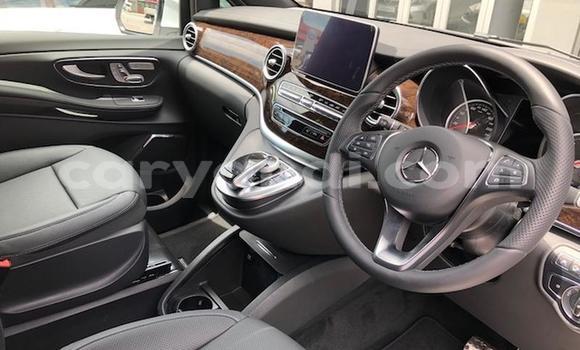 Acheter Occasion Voiture Mercedes‒Benz V-klasse Blanc à Lusaka, Zambie Acheter Occasion Voiture Mercedes‒Benz V-klasse Blanc à Lusaka, Zambie